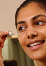 Sérum para Contorno de ojos Iluminador de Vitamina C 10 ml