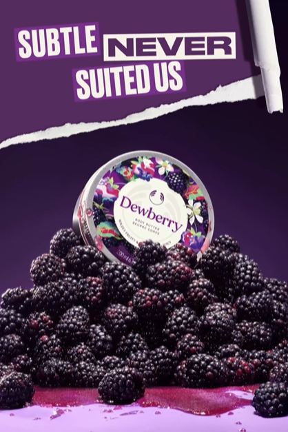 Cuando las texturas hablan, es por algo… 💜 Dulce, vibrante y difícil de ignorar. ¡Consíguelo ya en nuestra página web y muy pronto en nuestras tiendas!✨